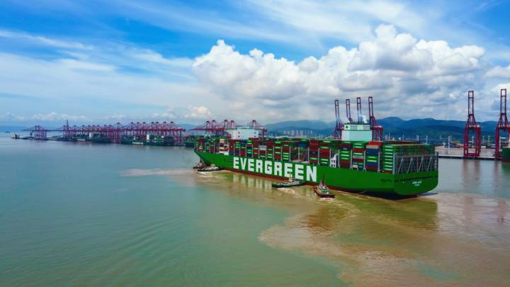 يتصل ميناء Ningbo Zhoushan بأكبر سفينة حاويات في العالم Changyi